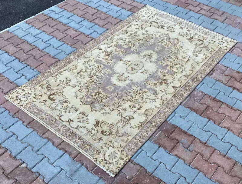 Elegant Beige & Gray Rug, 4.8x8 ft Floral & Geometric