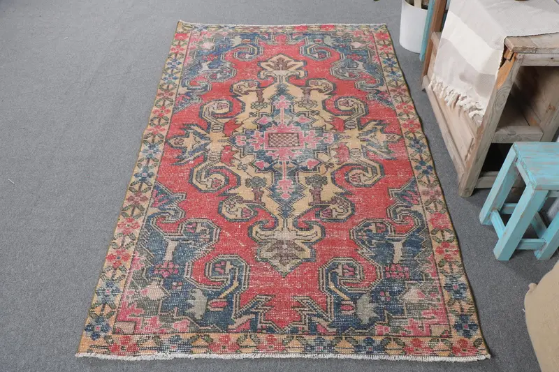 Roter und gelber Teppich, 4 x 6 Fuß, gestreiftes geometrisches Design