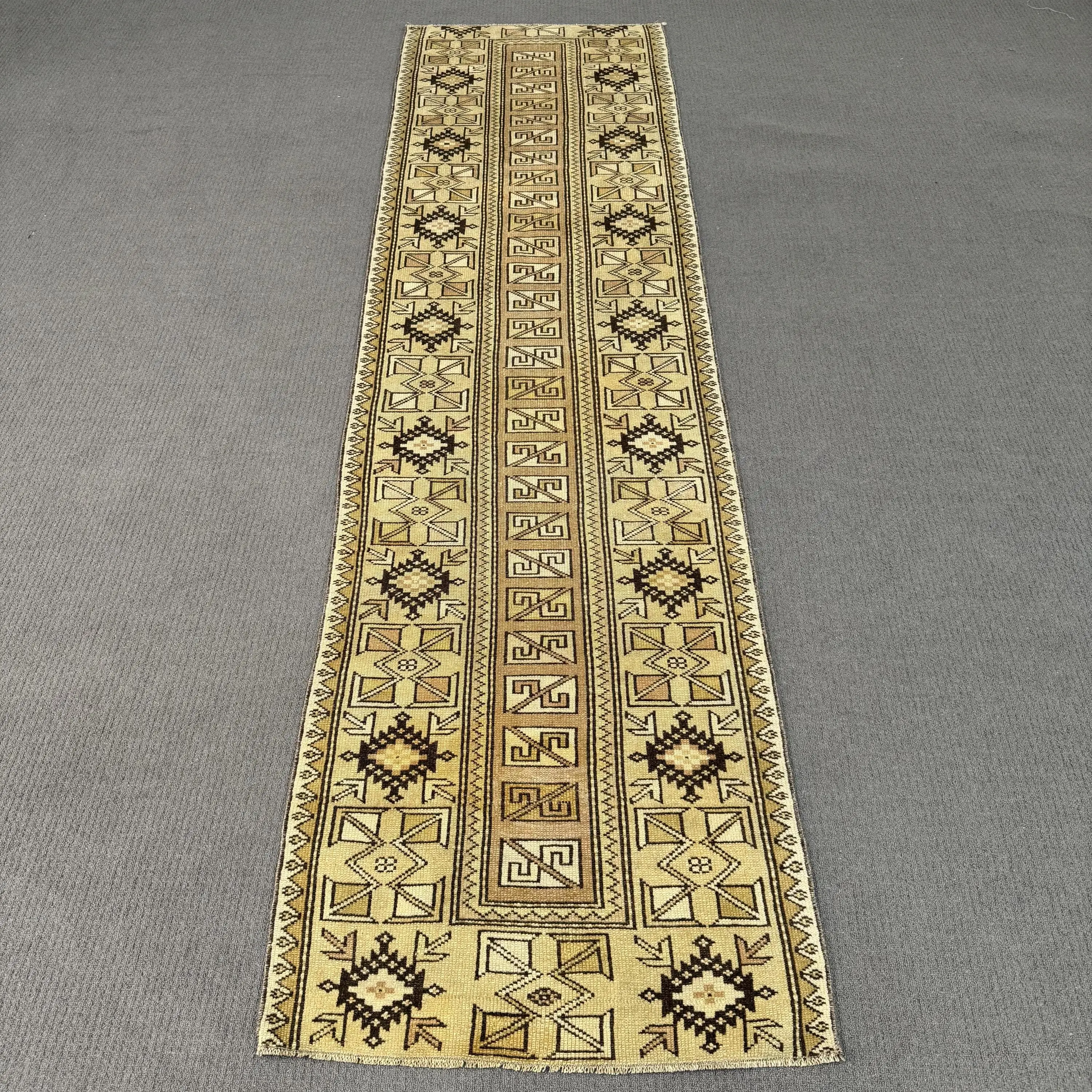 2,5x9,1 ft Teppich, türkischer Vintage Teppich, braun gelber Tierdruck Teppich - 1