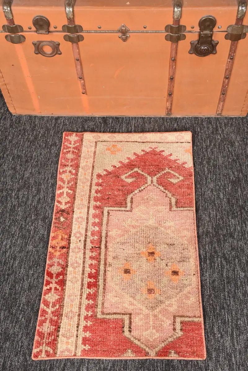 Vintage Türkischer Teppich, 1,7x2,8 ft kleiner Teppich, beige rosa geometrischer Teppich - 1