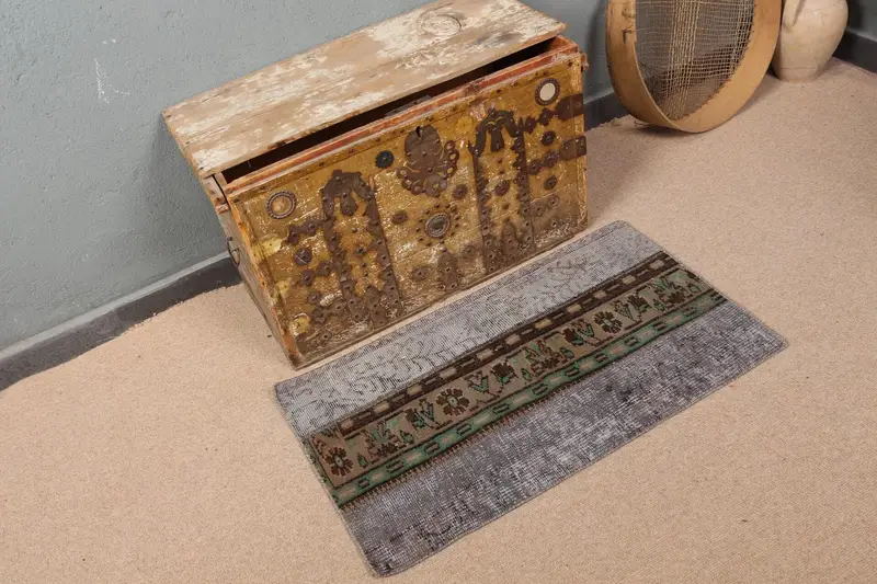 Gray and Brown Polka Dot Rug, 1,8x3,1 ft