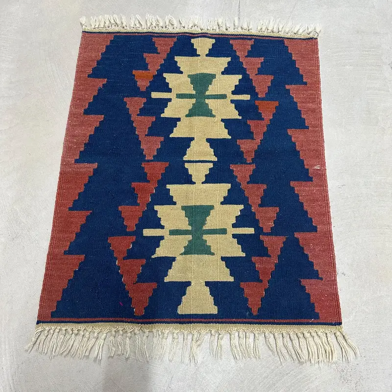 2x2,5 ft Mavi Oryantal Halı, Canlı Kırmızı Vurgular