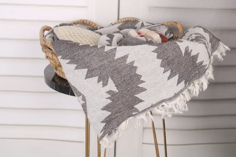Large Turkish Towel, 70x36 Cotton Geometric Towel, Handwoven Turkish Towel, Quick-dry towel, Bachelorette Party Decorations, Gift For Bride - 3