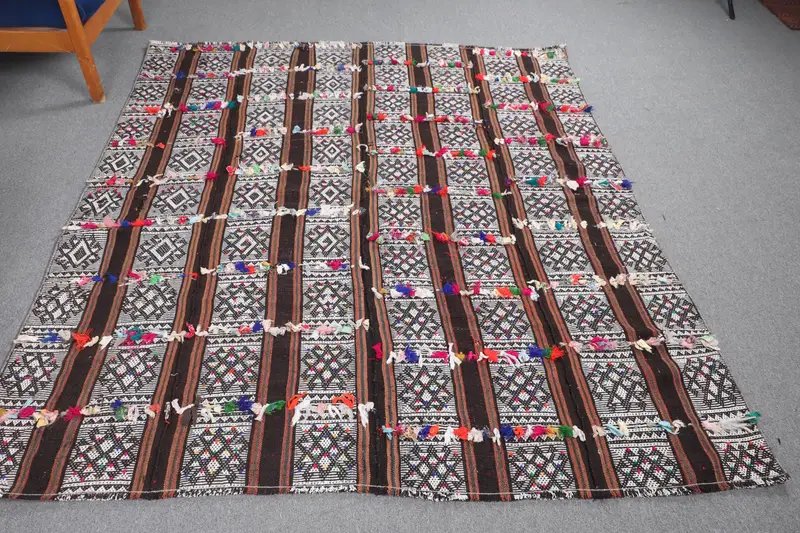 Brown, Beige 6x6 ft Rug, Elegant Bordered Design