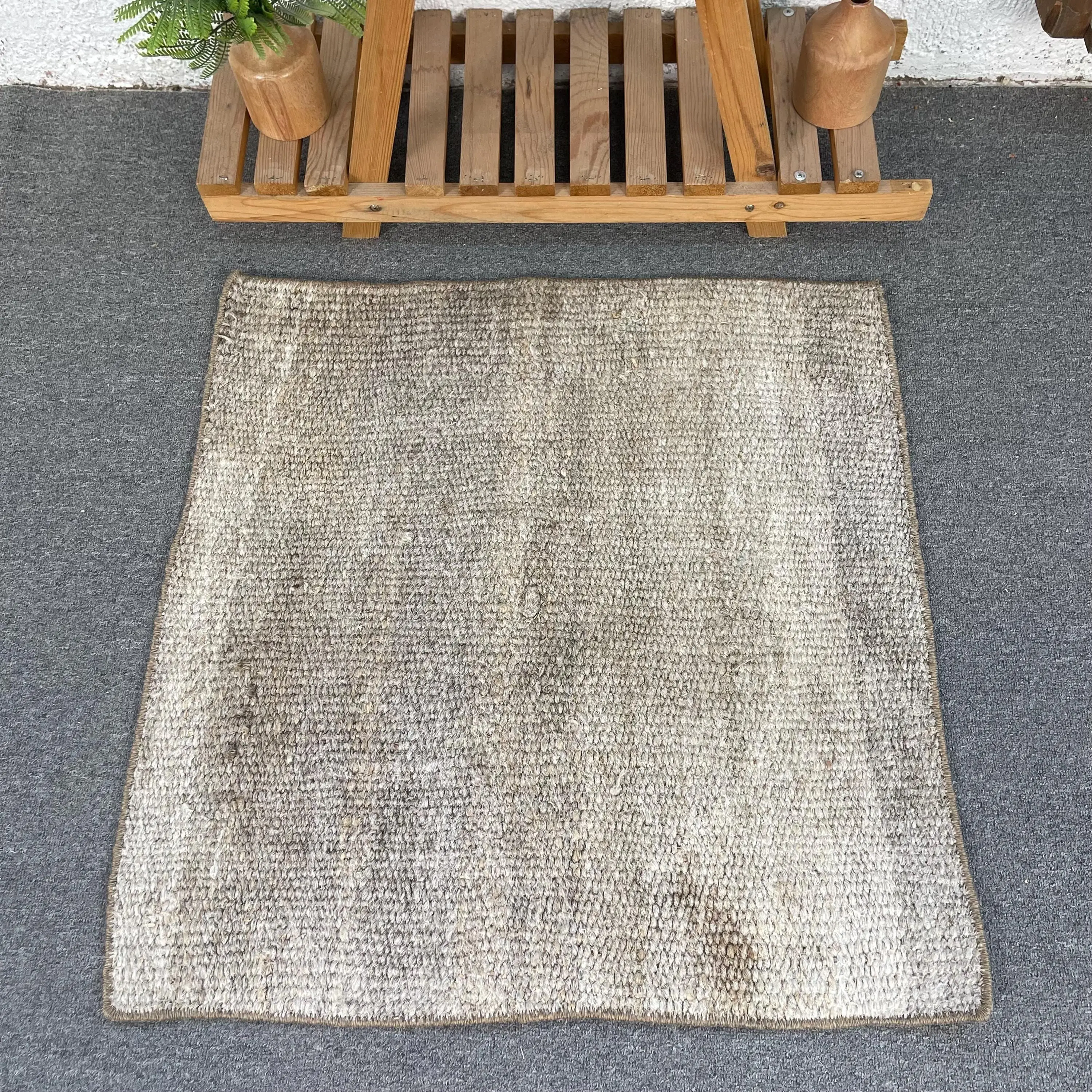2.4x2.4 ft Rug, Vintage Turkish Rug, Gray White Wool Rug - 1