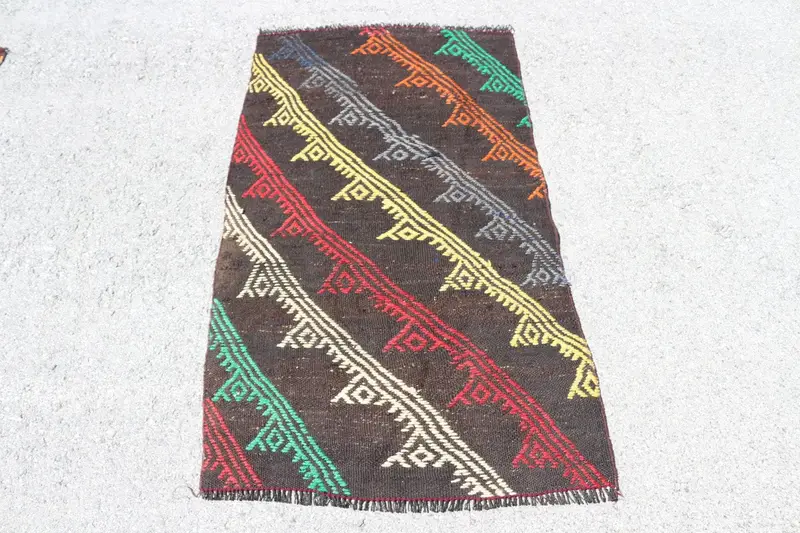 Türk Vintage Halı, 2.6x4.8 ft Kilim Halı, Kahverengi Kırmızı Soyut Halı - 1