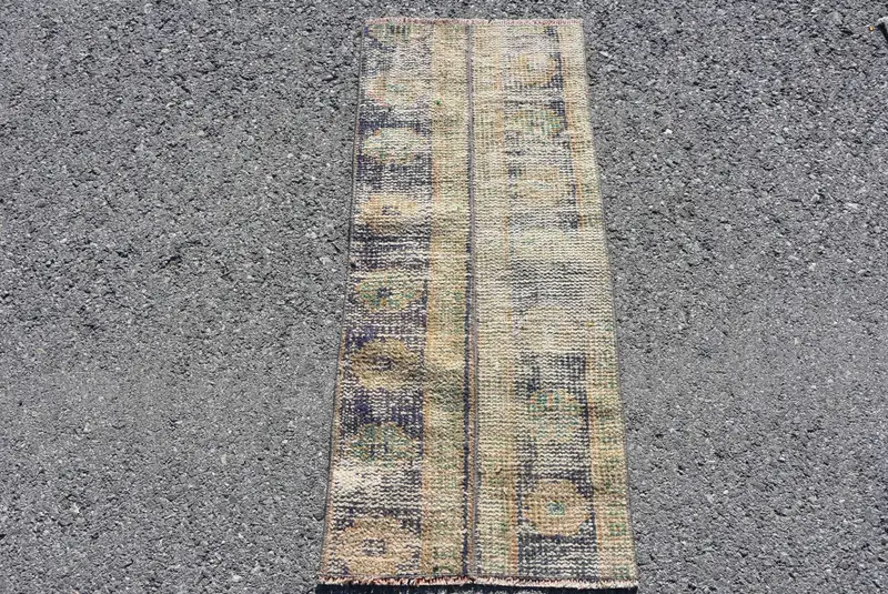Alfombra turca vintage de 1,4x3,2 pies, alfombra pequeña, alfombra de lana con estampado animal verde azul - 1