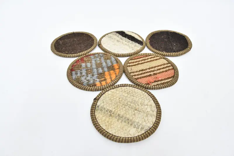 Elegantes Untersetzer-Set in Weiß und Braun, Premium-Teppich-Untersetzer-Kollektion