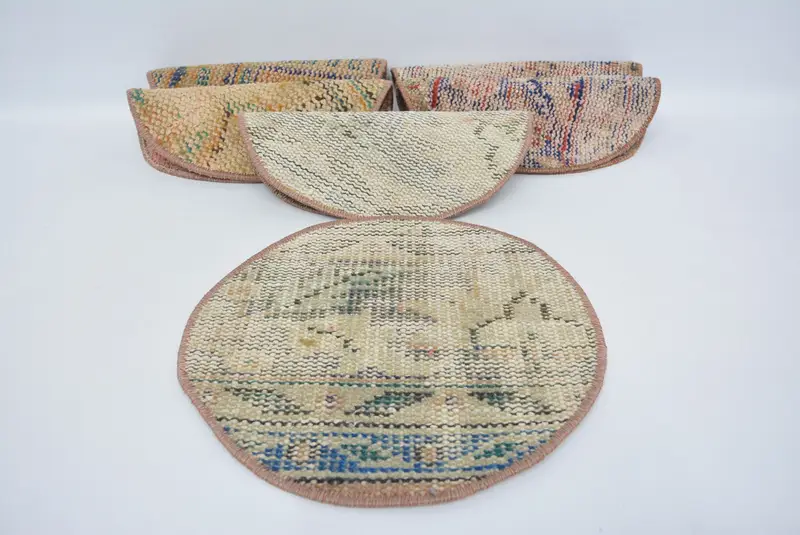 エレガントなベージュとオレンジのプレースマット、プレミアムキッチン装飾