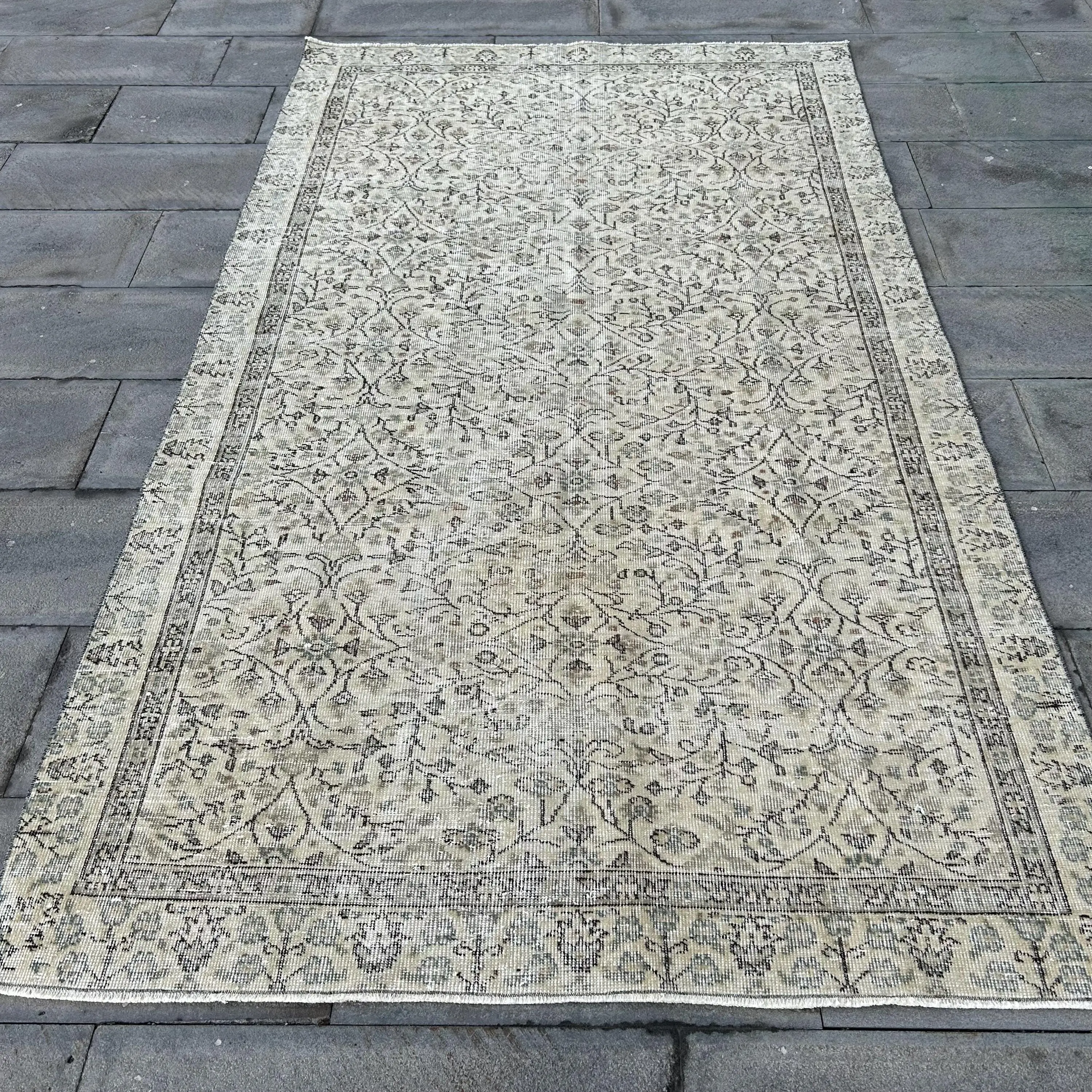 Zarif Bej ve Kahverengi Halı, 5x8 ft Geometrik Çiçek Desenli - 1
