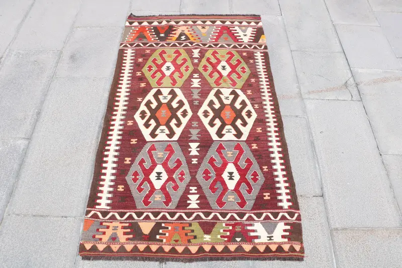 Alfombra Ikat morada, 2,6x4,4 pies Elegante acento beige