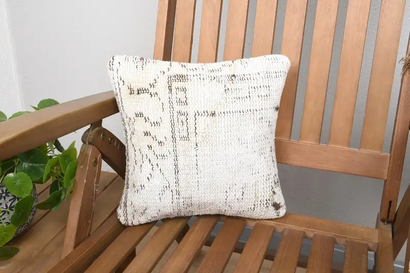 Beige & Braun besticktes Wurfkissen, handgemachtes geometrisches Kissen