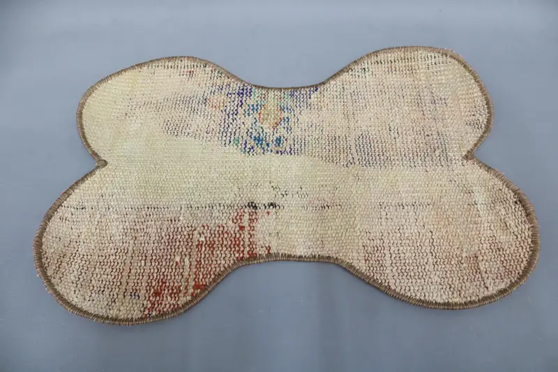 Comfortable Medium Foam Pet Mat, White & Red Cotton Pad