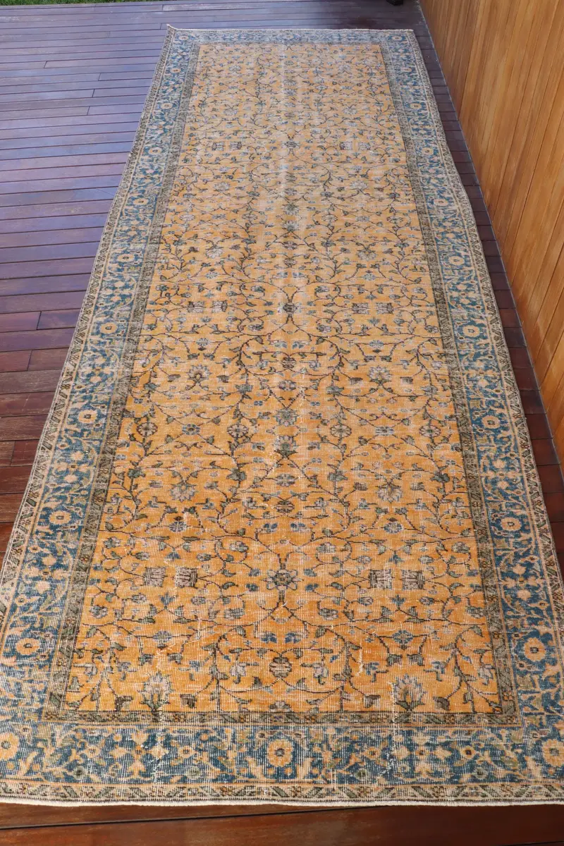 手作りのオレンジとブルーのラグ、0.4x12.8フィートの抽象的なデザイン