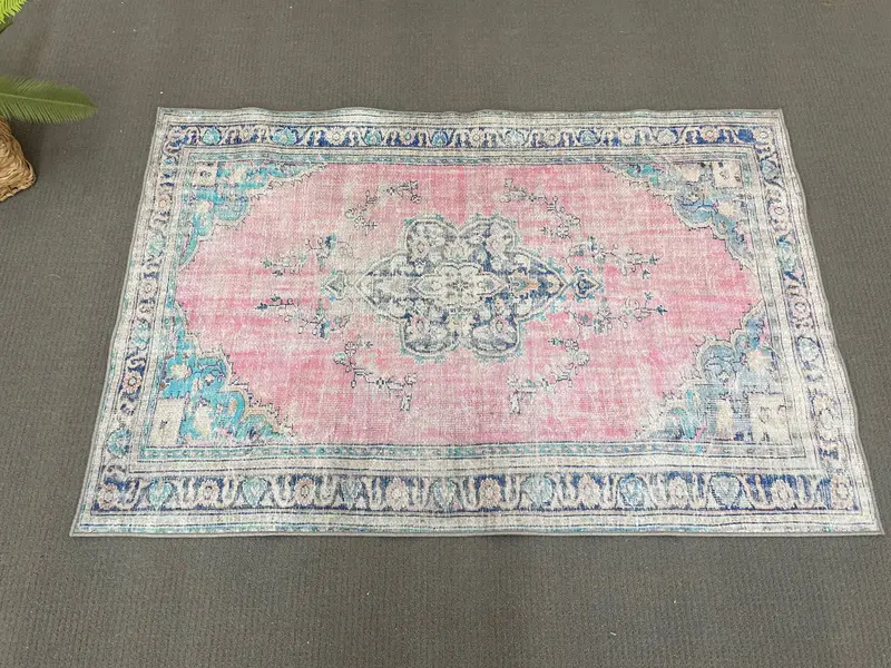 Pink Medallion Floral Printed Rug, Muted Faded Farmhouse Design
