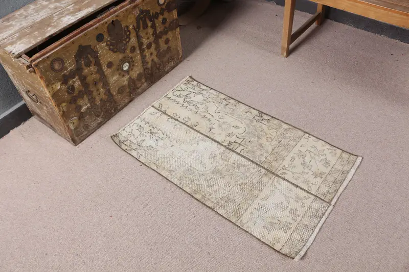 Türk Vintage Halısı 1.8x3.2 ft (56x97 cm), Oushak Beyaz Yün Halı - 1