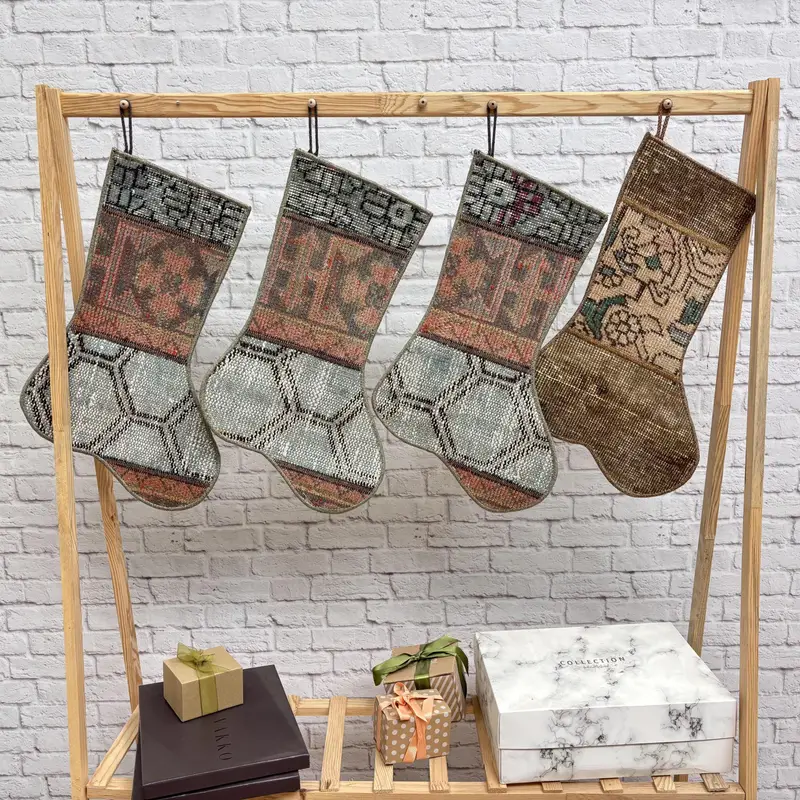 Calcetín de adorno navideño arcoíris de 9 pulgadas de ancho, decoración festiva navideña