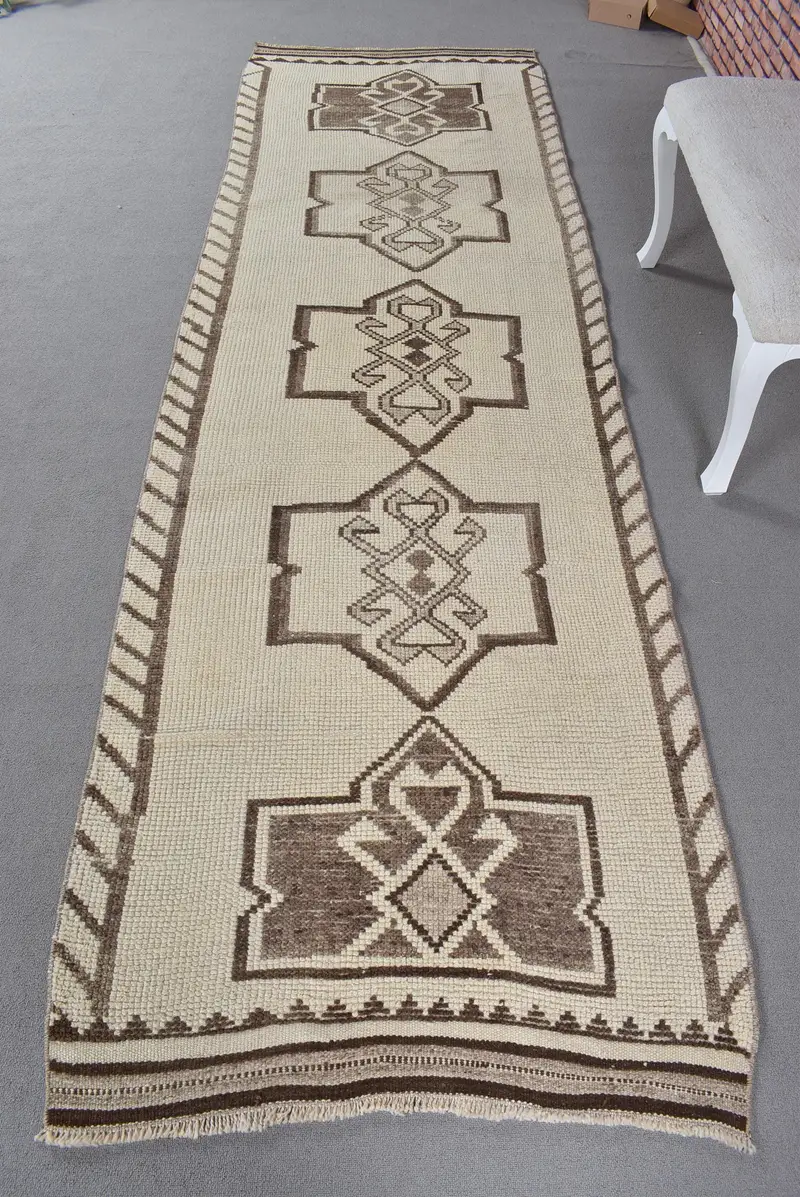 エレガントなベージュ オリエンタル ラグ、0.3x10.8 フィート ベージュ & ブラウン