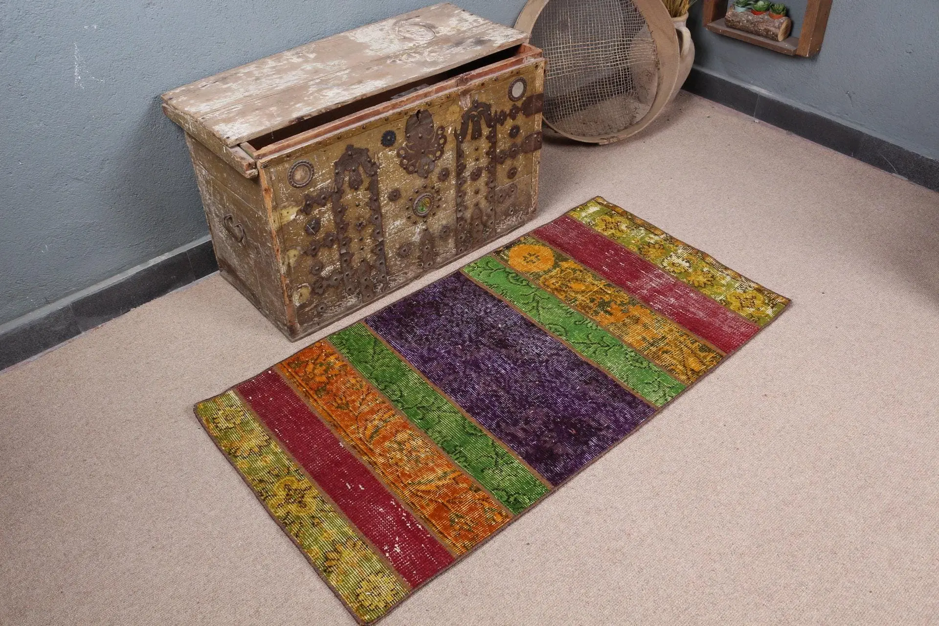 Kleiner Vintage Teppich, 2,2x4,3 ft türkischer Teppich, lila abstrakter Wollteppich - 1