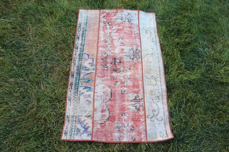 Vintage Türk Halısı 1.9x3.3 ft (58x100 cm), Oushak Kırmızı Mavi Çiçekli Halı - 1