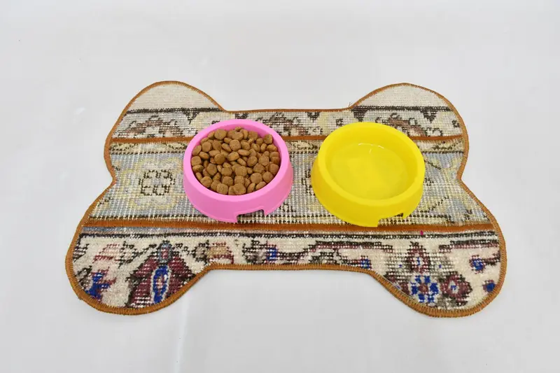 Şık Mavi ve Bej Emici Besleme Pedi, Suya Dayanıklı Evcil Hayvan Matı