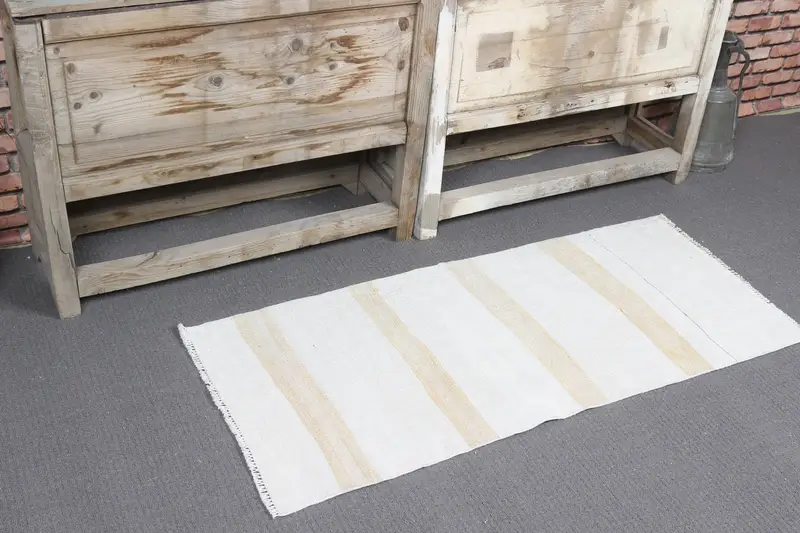 Vintage Küçük Halı 1.7x3.9 ft, Beyaz Soyut Türk Yün Halısı - 1