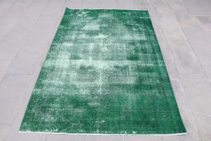 Eleganter grüner marokkanischer Teppich, 130 x 205 cm, schickes Dekor