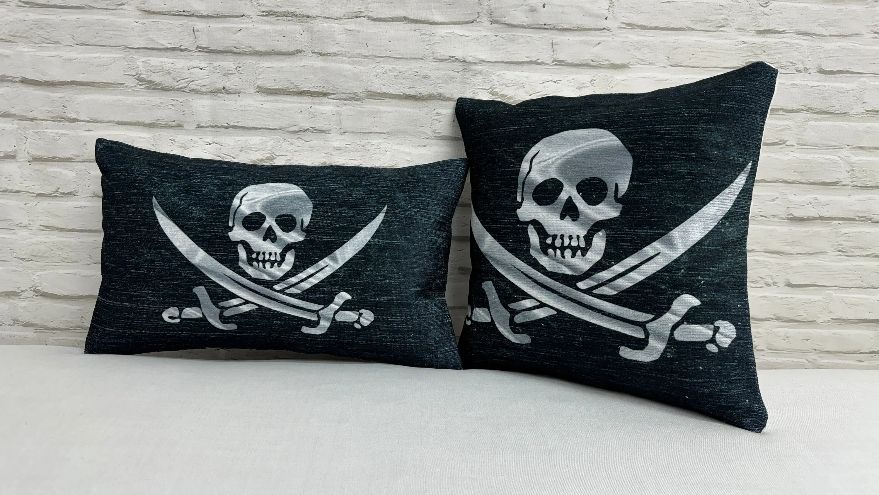 Jolly Roger Skull Printed Pillow: Bold Black Pearl Flag Design - 1
