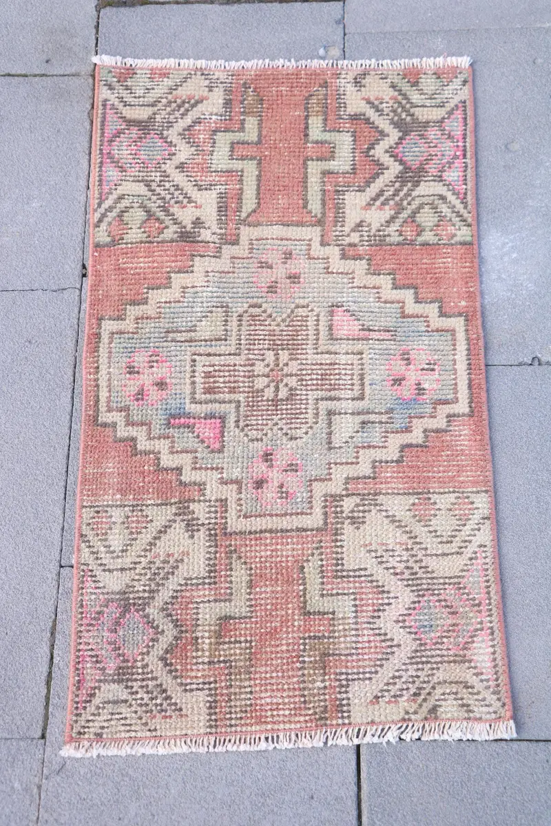 Brauner Orientteppich, 1,4x2,6 Fuß mit grünen Akzenten