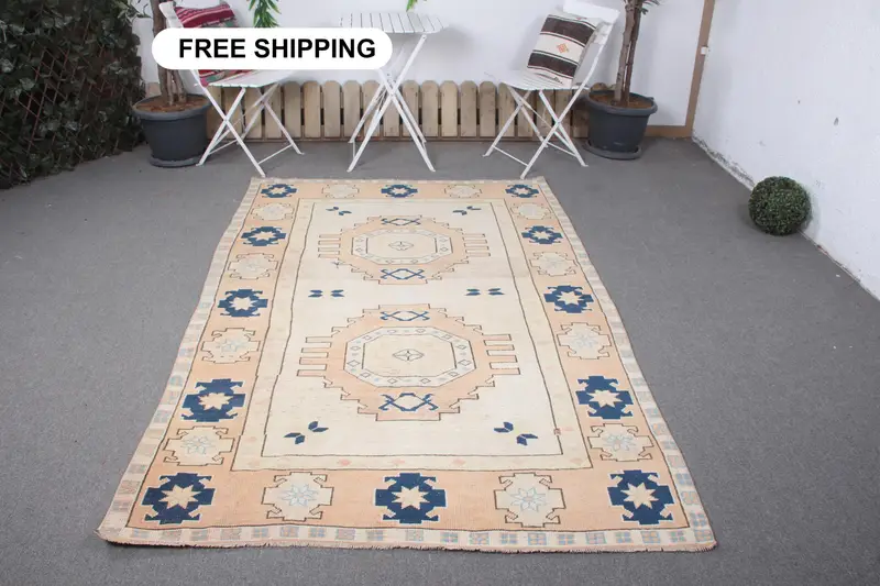 エレガントなベージュ&オレンジラグ、4.9x7.4フィート花柄&幾何学模様