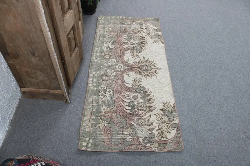 Turkish Vintage Oushak Rug 2.3x5.2 ft, Green Small Animal Print Wool Rug - 1