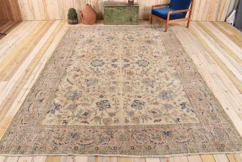 Elegant Beige & Blue Rug, 9x12 ft Geometric Floral Design