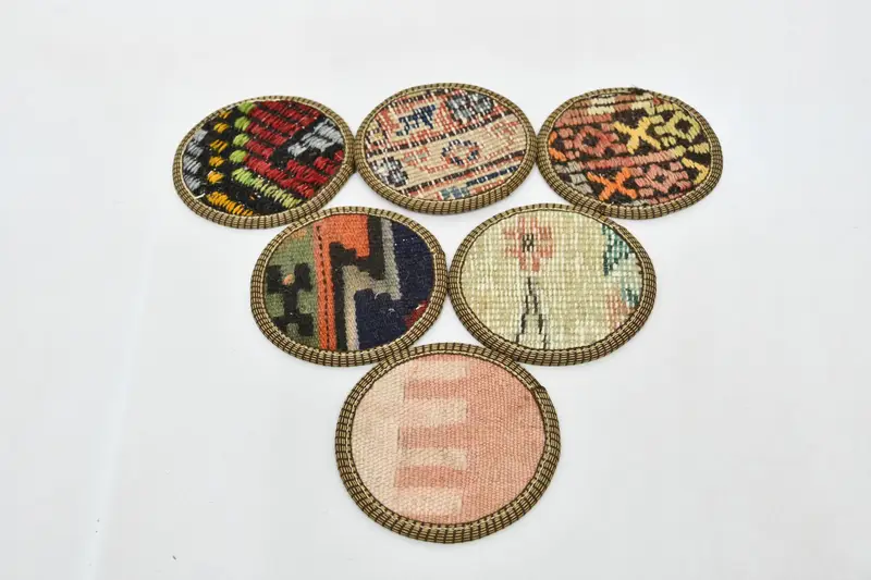 Posavasos bordados marrones y naranjas, posavasos de alfombras únicos