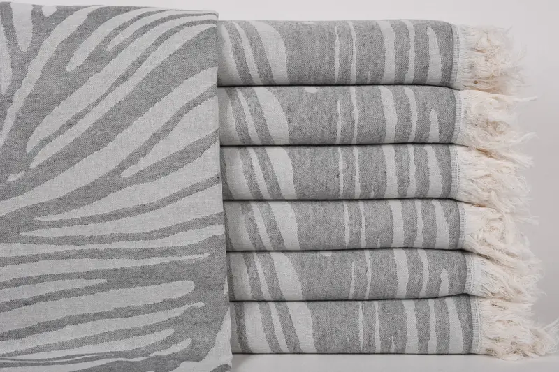 Lightweight Turkish towel, Pool Towels, Bridesmaid Gift Towel, Gift For Coworker, 70x40 Cotton Floral Design Towel, Organic towel, Decorative Towel - 1