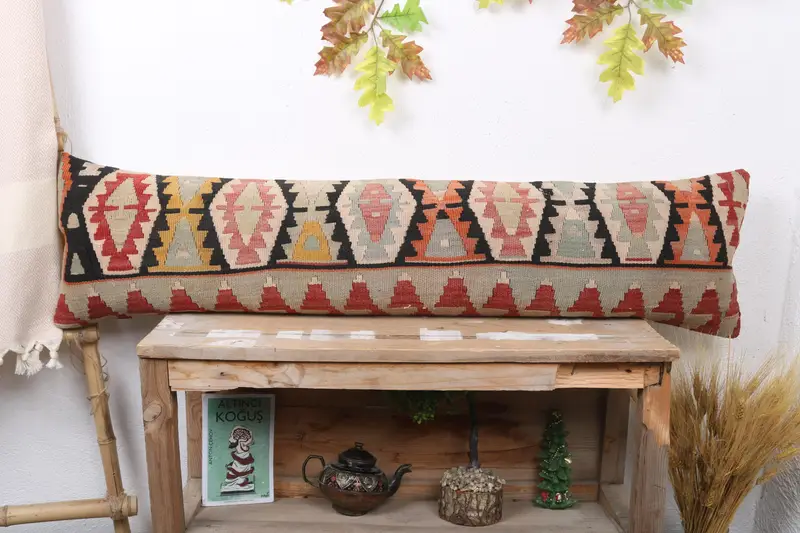 Geometrisches Beige & Rotes Wurfkissen, 12x48 handgemachtes Kissen