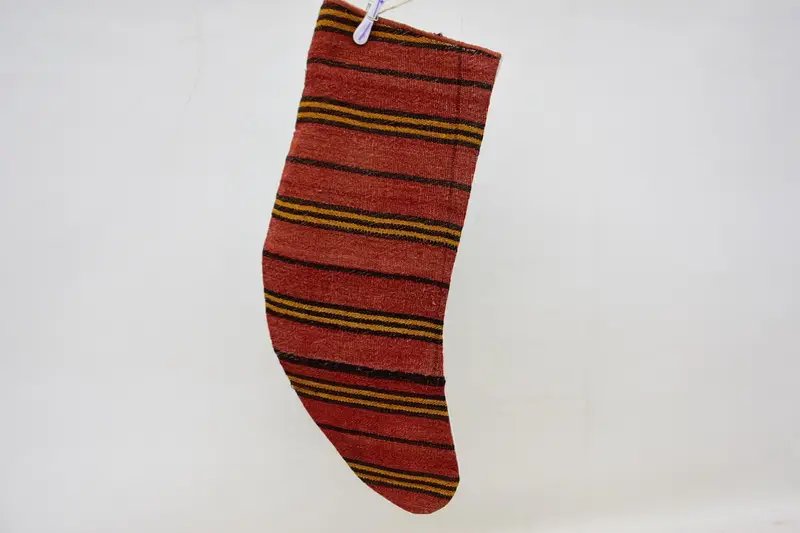 お祝いの赤とオレンジのクリスマスオーナメントストッキング、幅15.7インチのストッキング