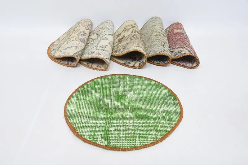 グリーンとブロンズの織りプレースマット、6 枚セット