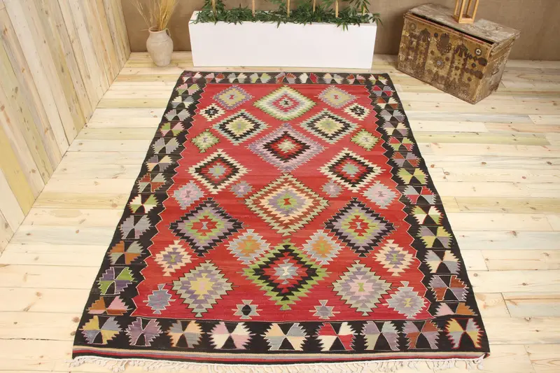 手作りのレッド&グリーンラグ、5.1x8.9フィートの幾何学模様の花柄