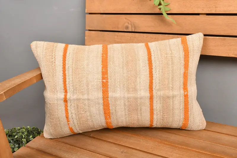 Beige & Orange gestreiftes Kissen, handgefertigtes besticktes Kissen