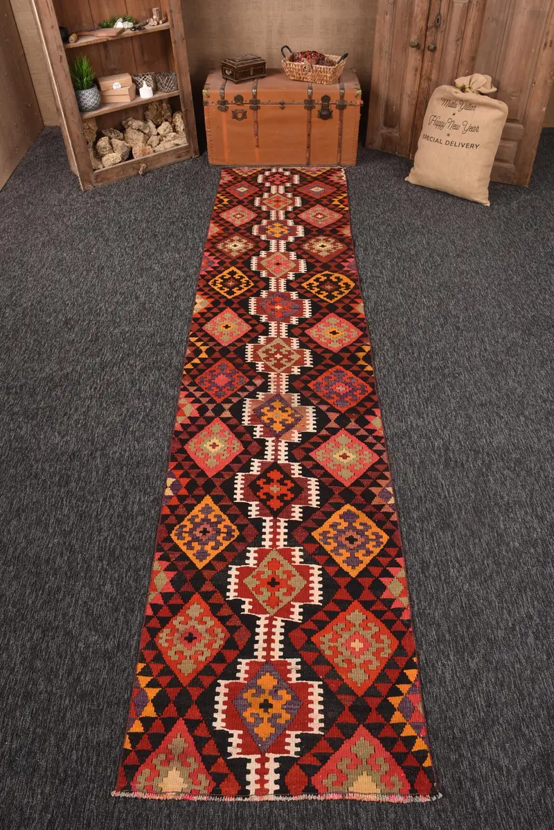 Türk Vintage Halı, Yolluk 2.8x12.3 ft (85x375 cm) Halı, Kırmızı Fas Yün Halısı - 1