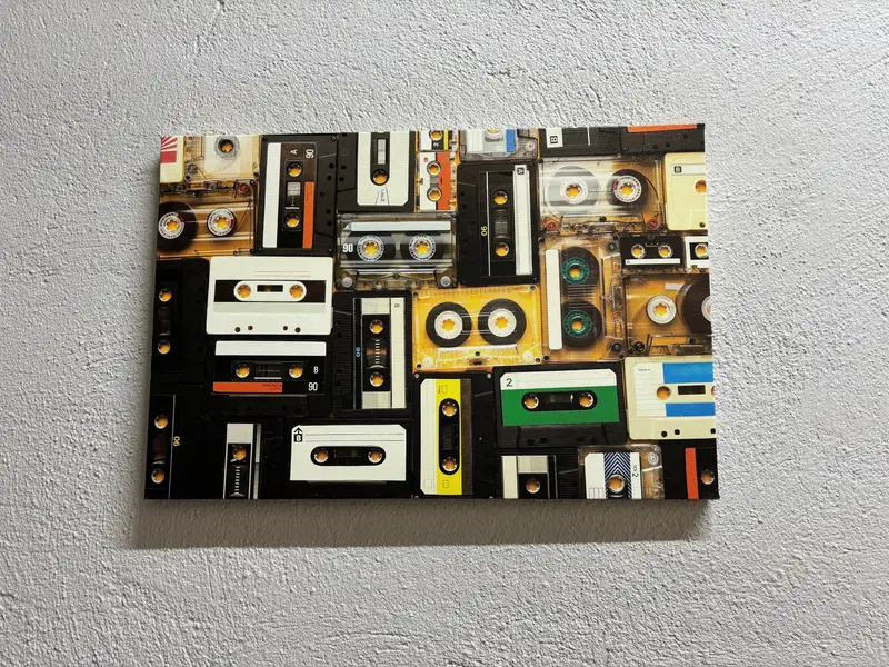 Lienzo impreso en casete vintage: arte retro nostálgico del audio