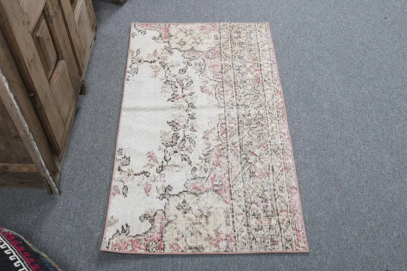 Vintage 2x3.6 ft Halı, Türk Küçük Halısı, Beyaz Soyut Halı - 1