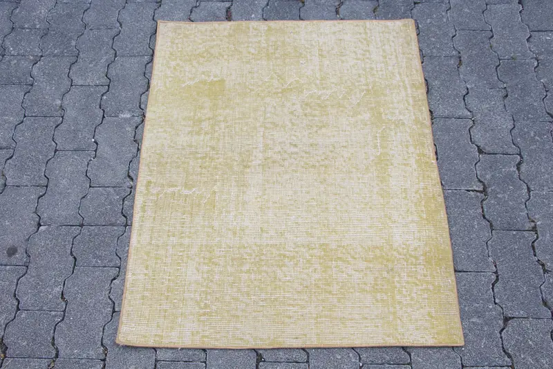 Gelber Ikat-Teppich, 2,5 x 3,1 Fuß, elegantes Dekor