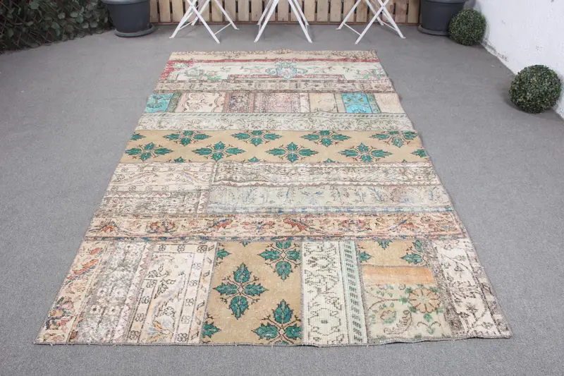 El Yapımı Kahverengi ve Yeşil Halı, 4,9x8,2 ft Soyut Tasarım