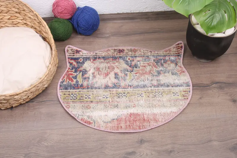 Bohemian Blue and Red Round Wool Placemat, Traditional Pattern Placemat