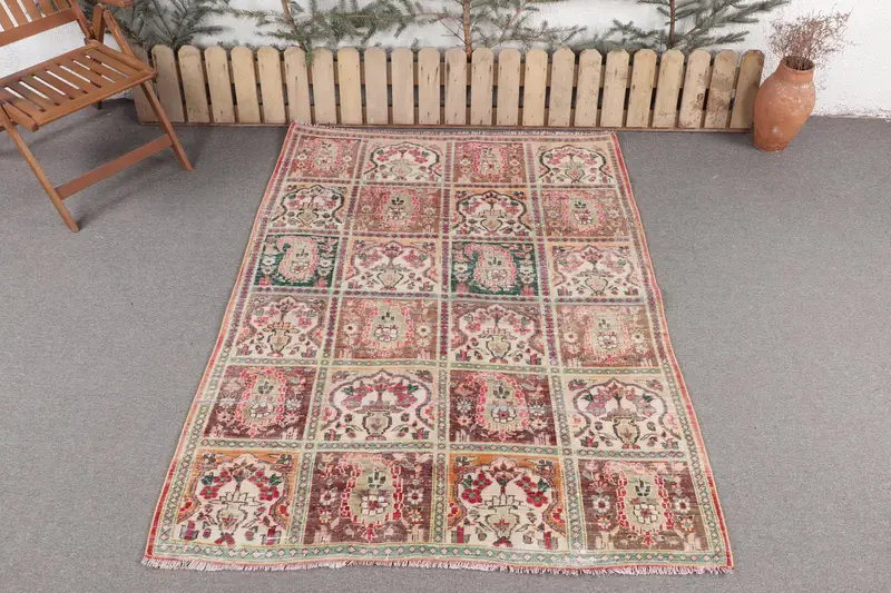 Handgefertigter brauner Ikat-Teppich, 4,8 x 6,2 Fuß, elegantes Dekor