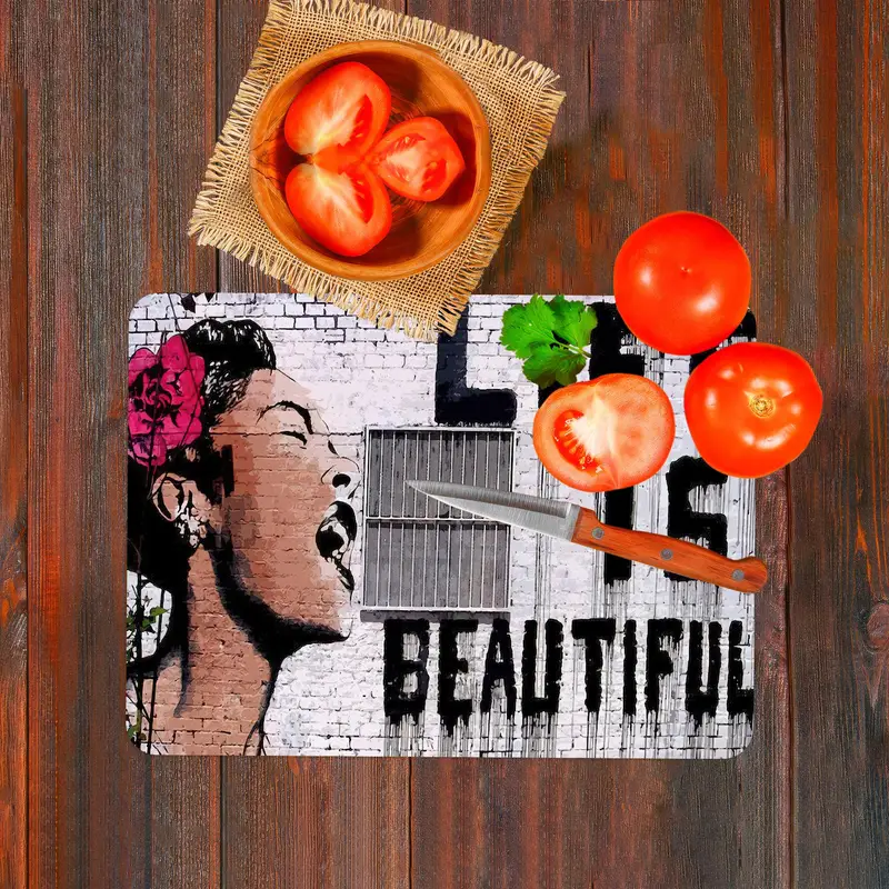 抽象的な女性のガラスのまな板、モダンアートのキッチンの必需品