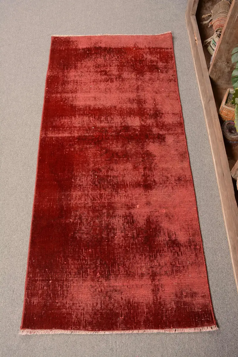 Roter geometrischer Teppich, 2,2 x 4,9 Fuß mit Blumenmotiven