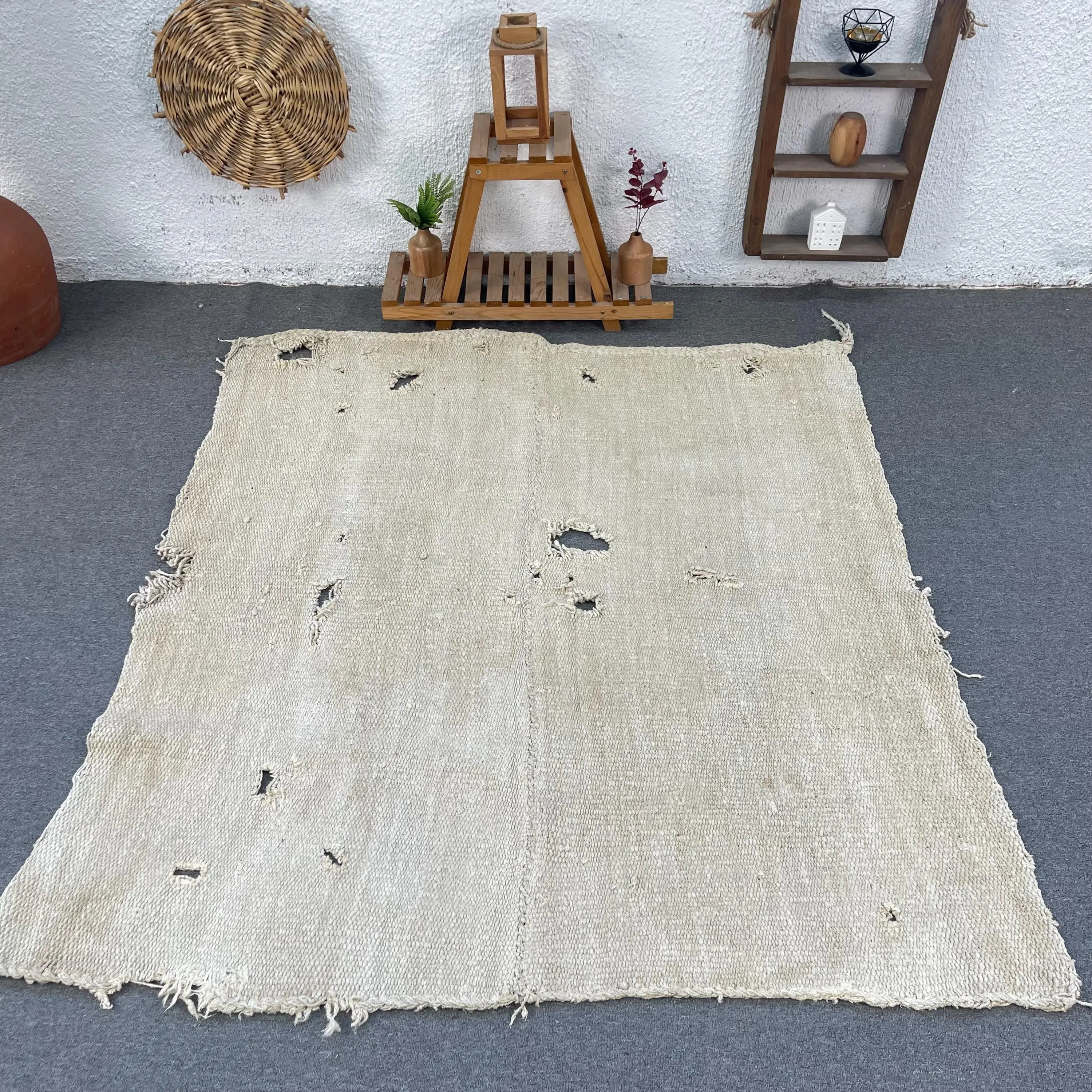 5.3x5.6 ft Rug, Vintage Turkish Area Rug, White Wool Rug - 1