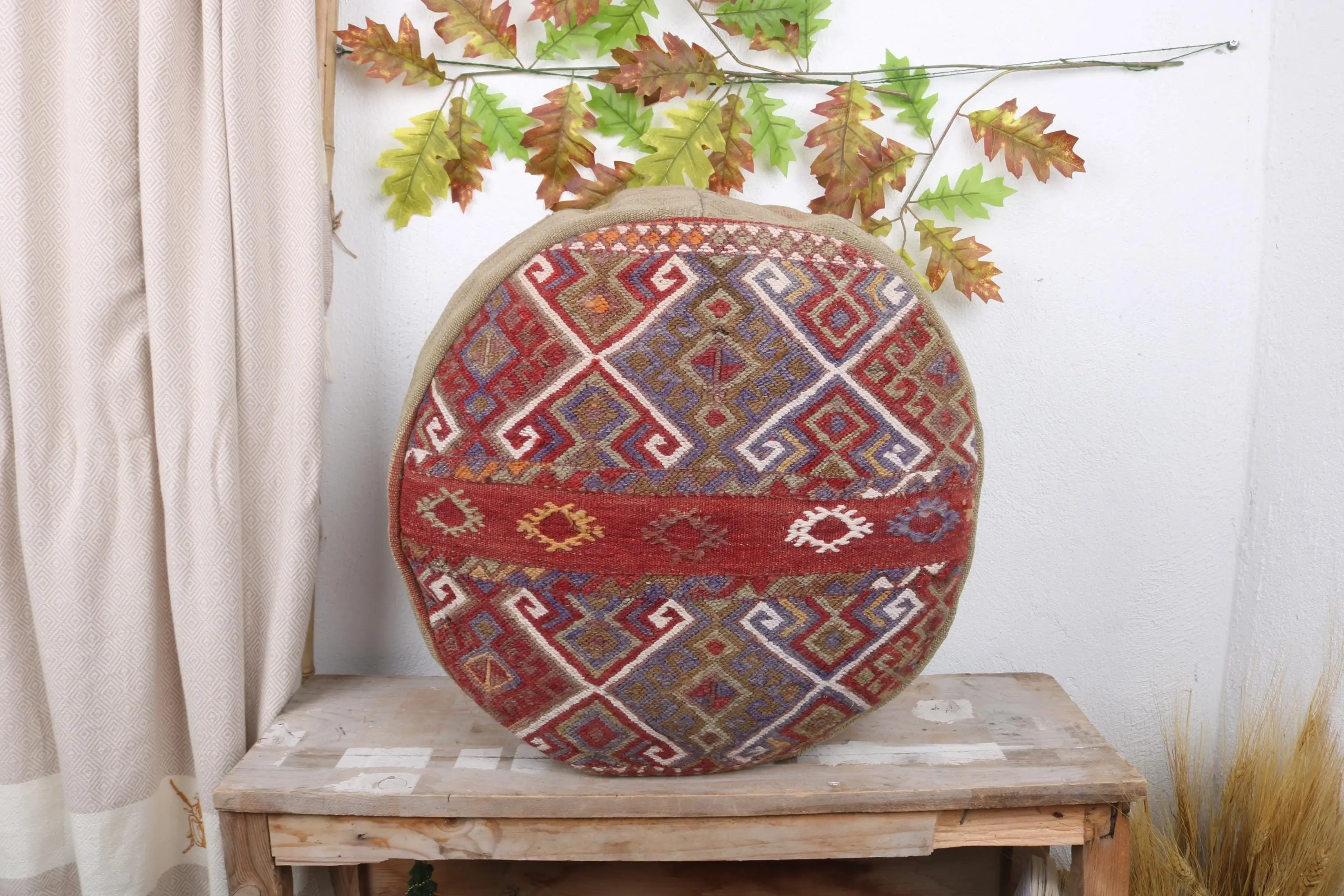 Puf rectangular rojo, otomana de lana inspirada en Kilim con relleno de espuma - 1